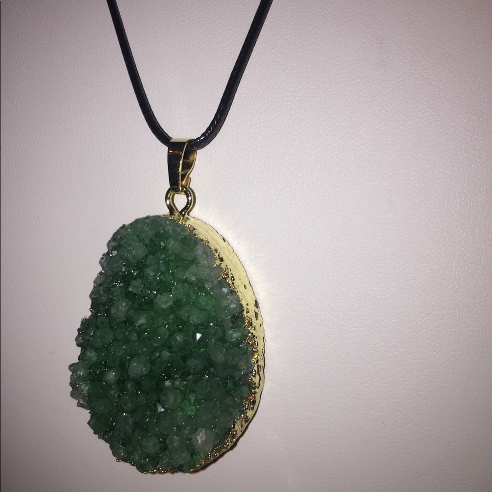 Beautiful Druzy Agate with Gold Bezel✨😍